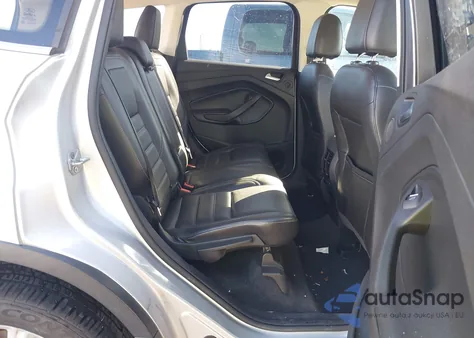 2017 Ford Escape Titanium z USA, uszkodzony, nr VIN 1FMCU0JD8HUB60162